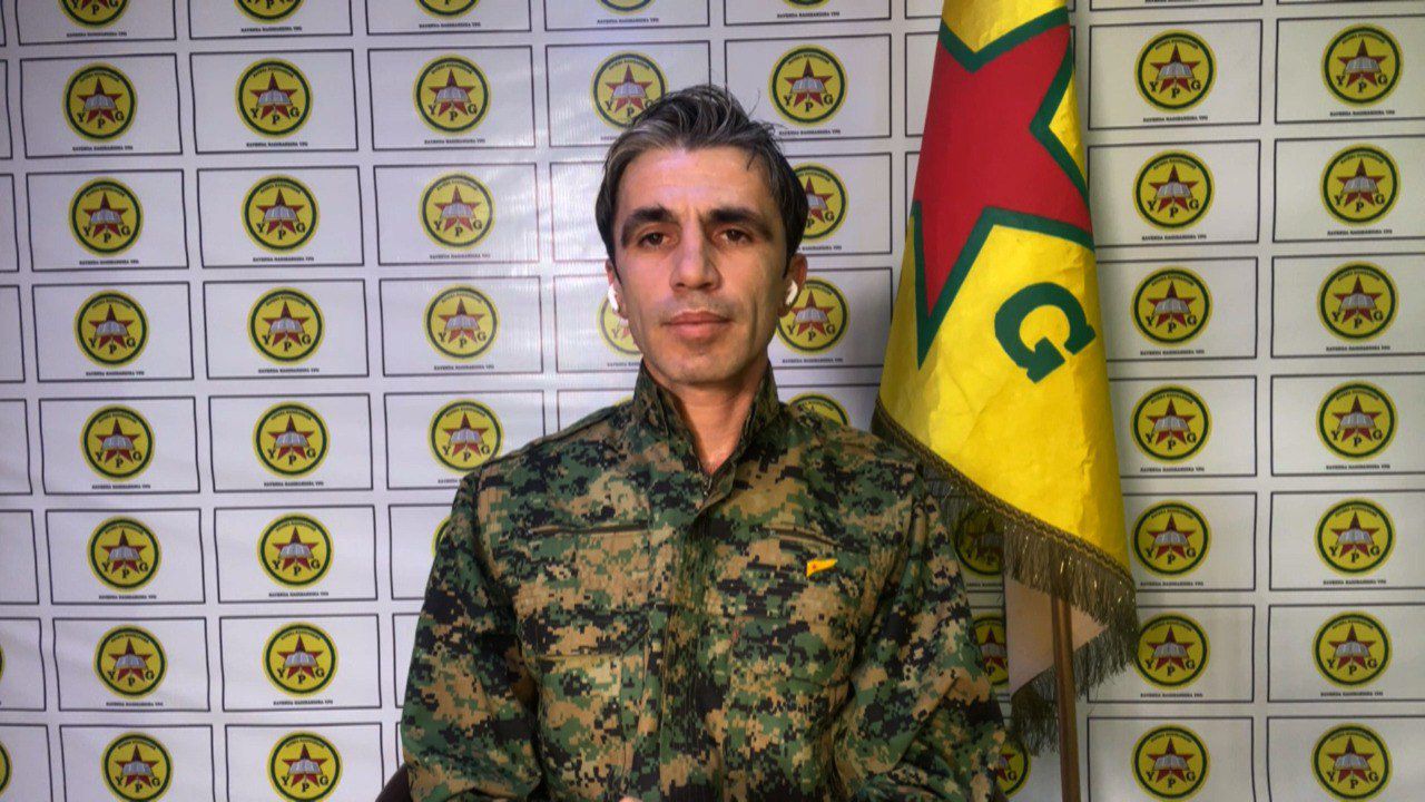 مدير المركز الإعلامي لوحدات حماية الشعب (YPG) سيامند علي: - أصدرنا توجيهات لقواتنا بإيقاف الرد على هجمات فصائل حكومة دمشق - ارتفعت حصيلة الجرحى إلى 17 مدنياً واستشهاد امرأة تبلغ من العمر 57 عاماً جراء القصف الصاروخي وقذائف الدبابات 