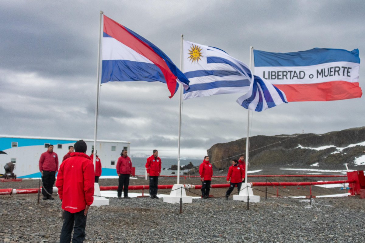sofisall's tweet image. 41° aniversario de la Base Científica Antártica Artigas, siempre al servicio de la ciencia.
Un orgullo tremendo formar parte 🩵🇺🇾
Uruguay nomá!