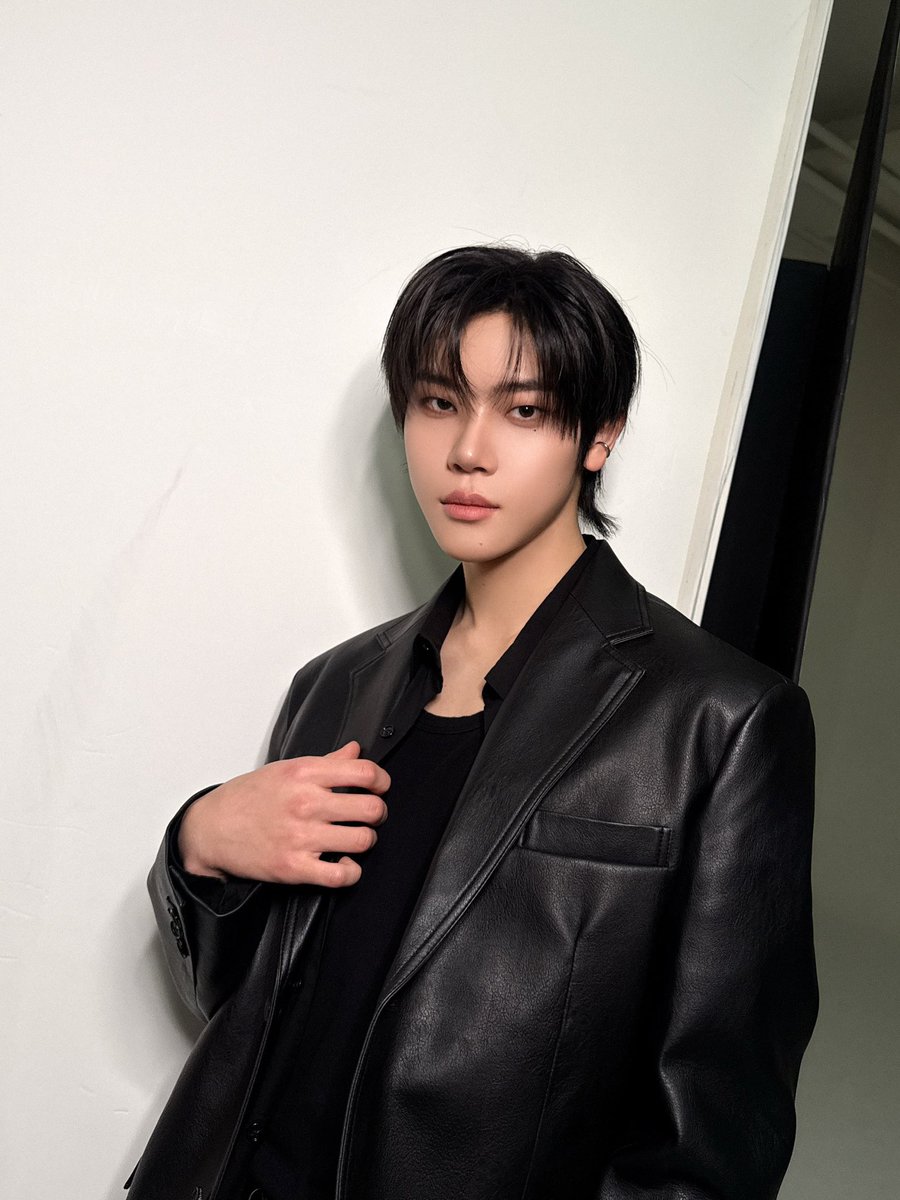 📸 — Atualização no perfil oficial do CLOSE YOUR EYES via X