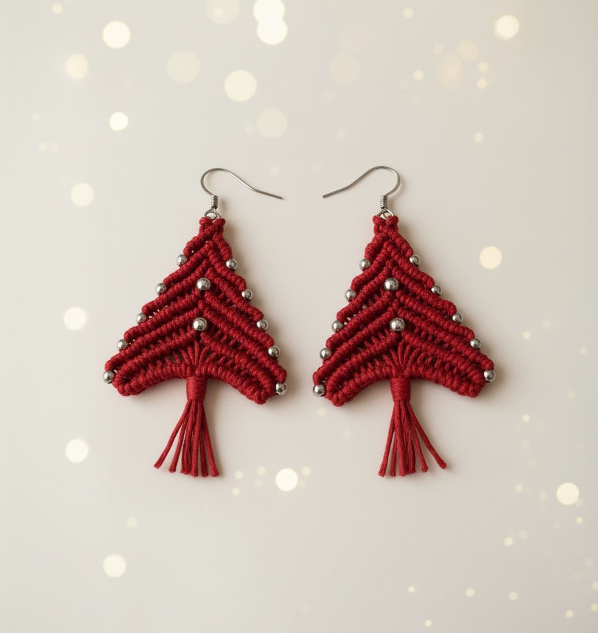plowamacrame's tweet image. 🎄 ‘Pendientes arbolitos navideños’

🎁 | Échale un vistazo a mi catálogo! Link en la descripción.

#macrame #navidad #Navidad2025 #croche #manualidades #pulseras #hechoamano