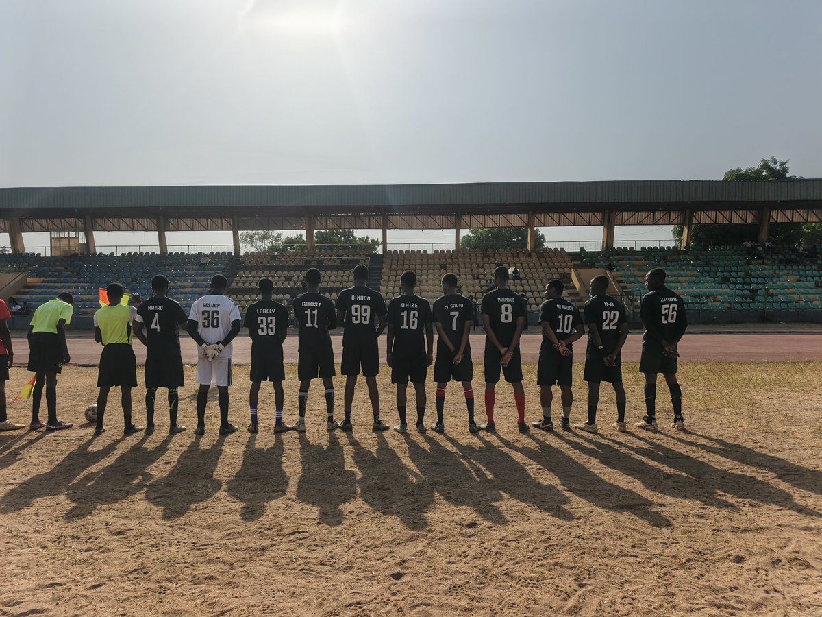 unilorin_archi's tweet image. HOD's Cup FInals Highlights | Slide 2/7

Teams lined up, focus locked in.
Officials and referees introduced as the stage was set.
Everything ready before kickoff. ⚽🔥
#TeamLineup #MatchDay #WarmUpMoments #HODsCup #CampusSports