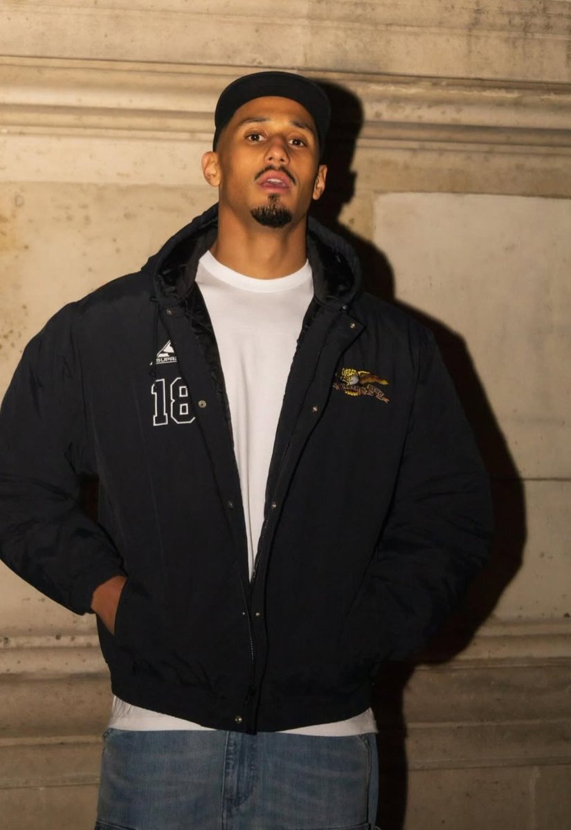 zedddidk's tweet image. His style always eats