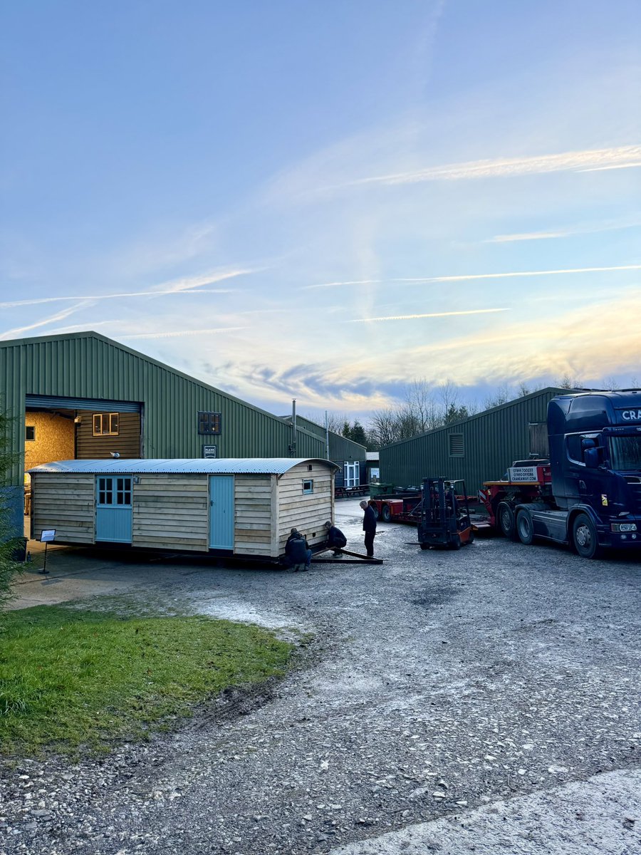 Plankbridge's tweet image. It was an early start getting this #cabin, on temporary castors, out of the door, craned onto the wagon and then craned into position on site. #tinyhouse #Dorset #shepherdshut