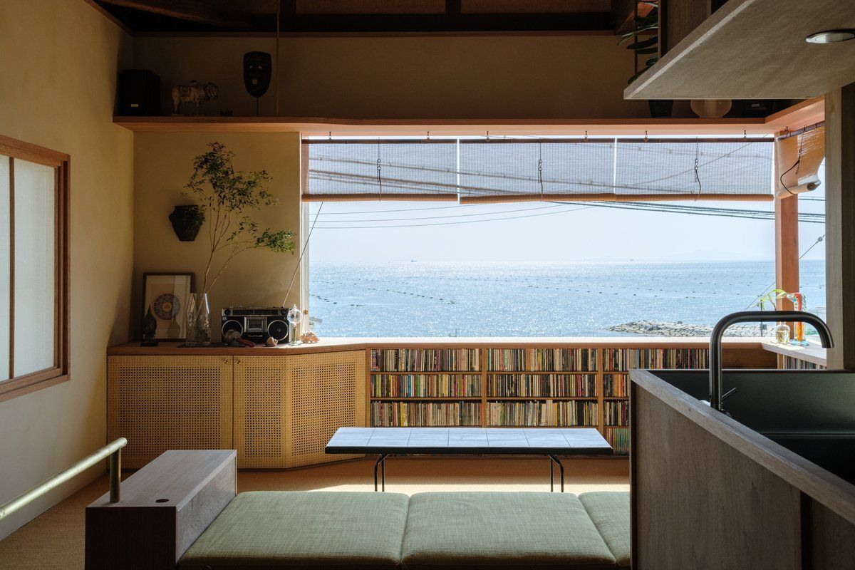 linear_magazine's tweet image. Where home, work, and memory meet the sea