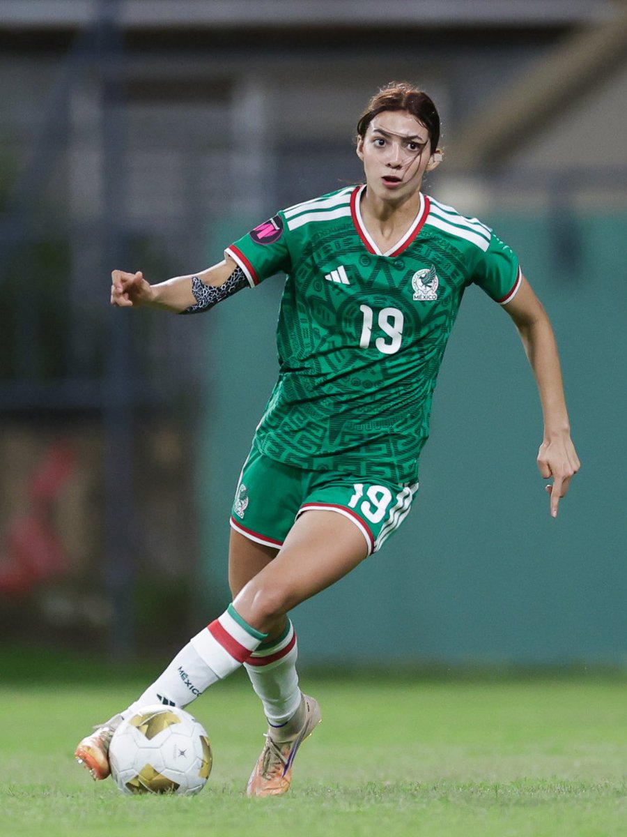 Orgullo tricolor. 🇲🇽✨

Montse Saldívar está el Top 6 Sub-20 del mundo en el ranking de la IFFHS. 🌍🇲🇽✨

Única mexicana en el ranking. 💚🤍❤️