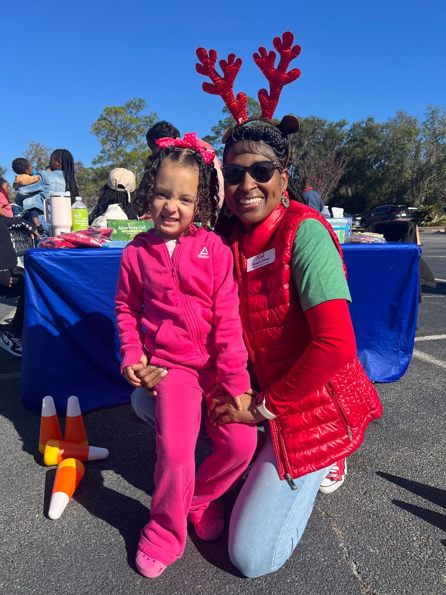 SouthHealthDist's tweet image. Here’s a few more snapshots from this past weekend’s Christmas &amp;amp; Health Education Carnival at Christian Love Bible Baptist Church! 🎄 We loved connecting with the community and sharing resources during the fun, festive day.