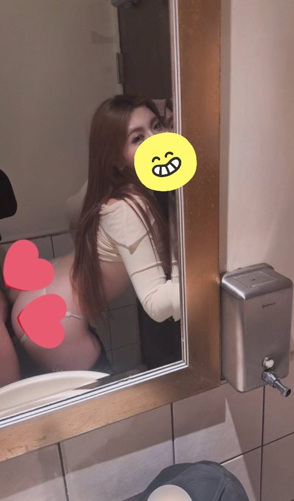 别人都在商场上班 我和奶茶小哥在玩吃鸡 #好利来