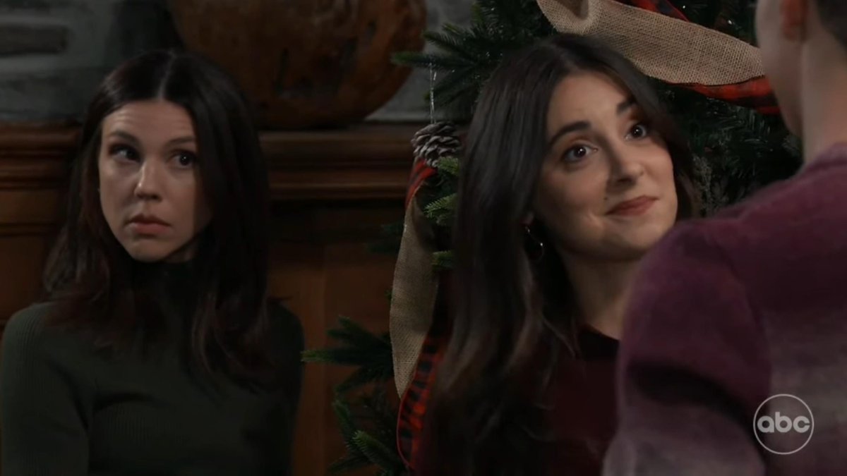 OnlyJutes's tweet photo. Molly and Kristina's look here when Danny asks if he can offer a guys perspective. 🤣🤣 #GH #DavisGirls #DavisBoy https://t.co/8XVmY9Ijrd