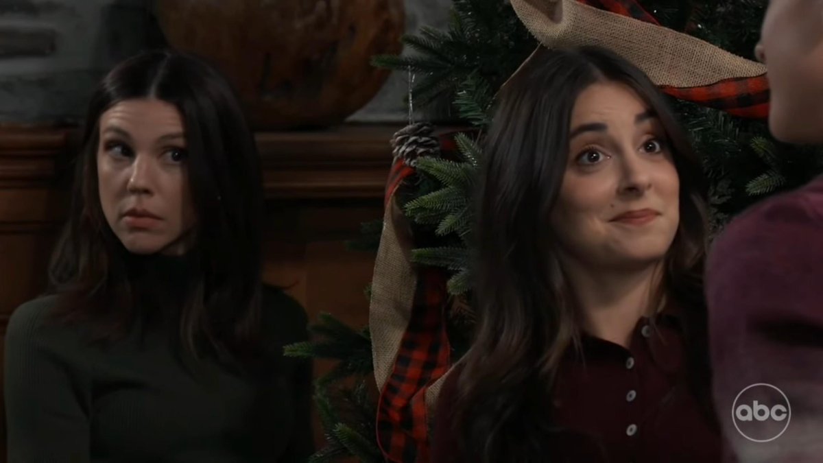 OnlyJutes's tweet photo. Molly and Kristina's look here when Danny asks if he can offer a guys perspective. 🤣🤣 #GH #DavisGirls #DavisBoy https://t.co/8XVmY9Ijrd