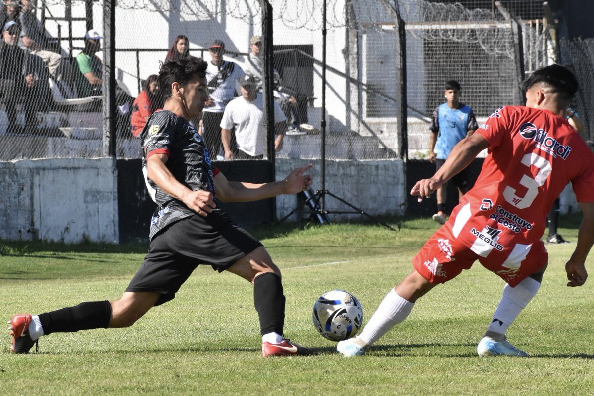 👊🏻 ¡Primer rival confirmado!

⚪️⚫️ Claypole debutará en el torneo 2026 el 21 de febrero, frente a Cañuelas, en condición de visitante.

#VamosTambo