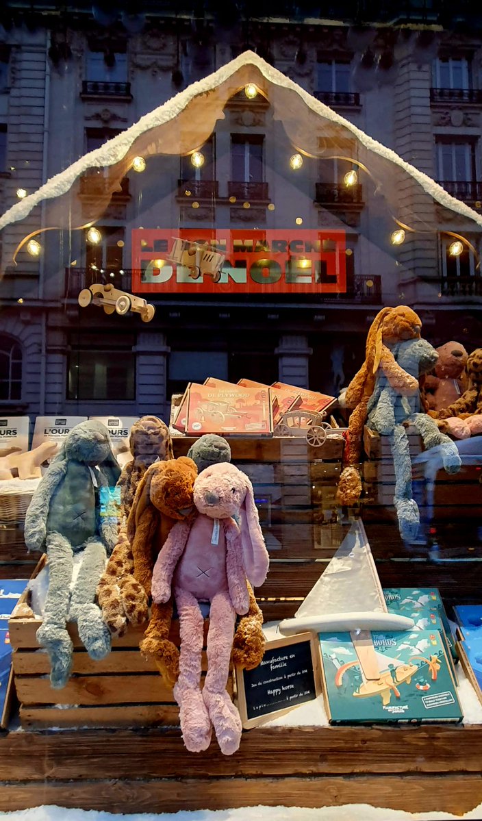 Bonne soirée à tous .  🎄😘⭐️💫🎄
#My : 📸 
Le Bon Marché #Noël 
#parisjetaime : joyeuses fêtes! 🎄