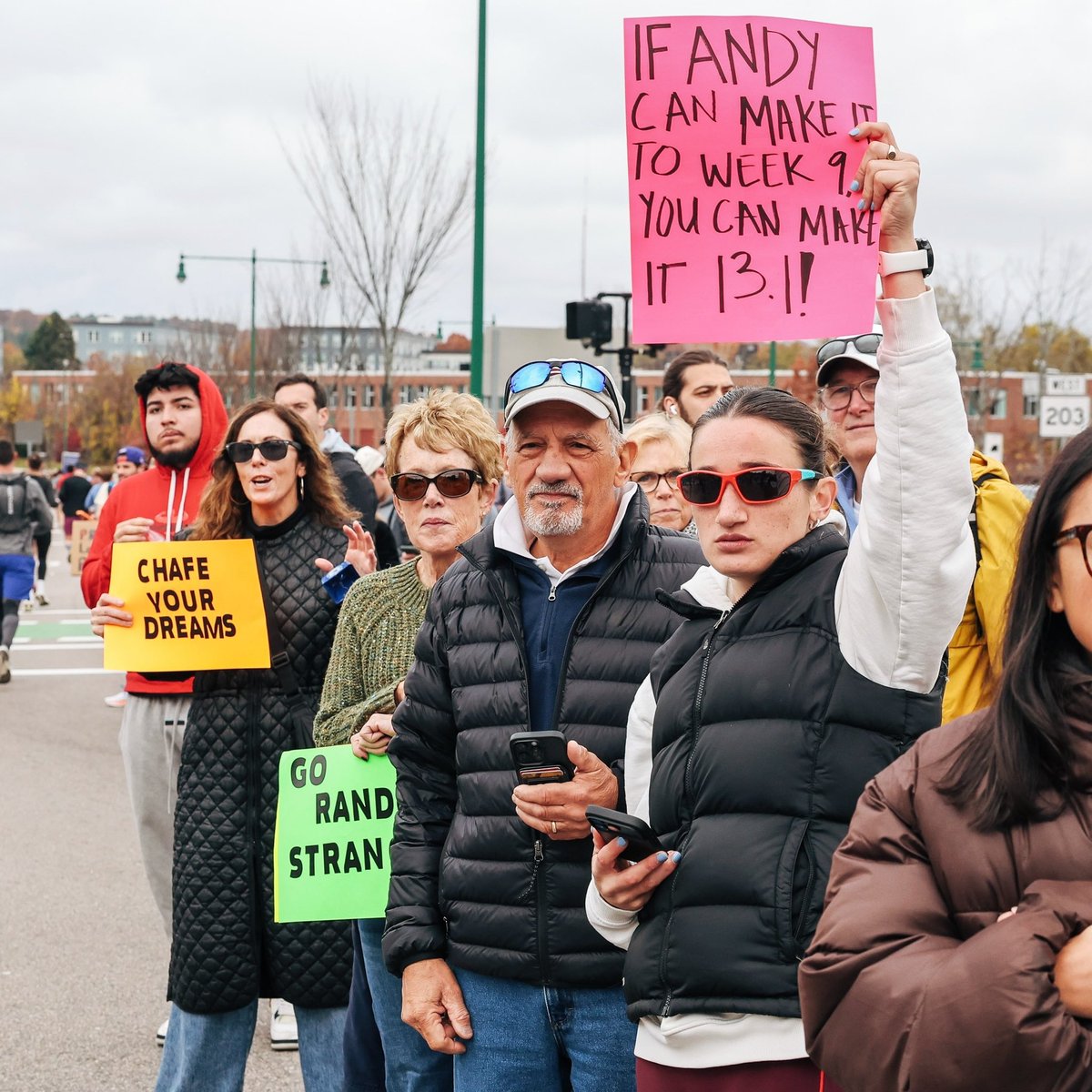 BAA's tweet image. Kicking off the week with some motivation from this year's #BostonHalf spectators!🗣️💙💛 #MotivationMonday