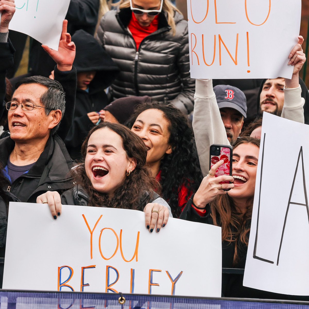BAA's tweet image. Kicking off the week with some motivation from this year's #BostonHalf spectators!🗣️💙💛 #MotivationMonday