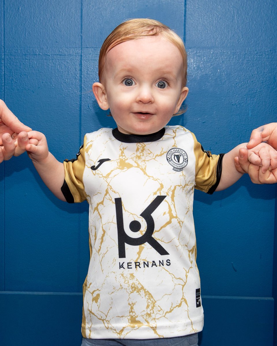 FinnHarpsFC's tweet image. Never too early to get them started 🪉 💙

Our 2026 Away jersey available in infant sizes now!

The club shop is open over the next couple of days for the last minute gifts for the Harps fans in your life 🎁 

Tuesday: 12-2pm
Christmas Eve: 12-2pm

#UTH🔵⚪️