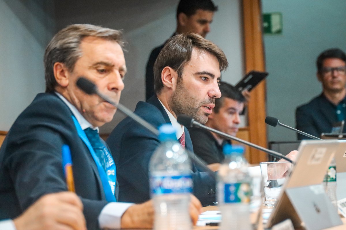 ⚪️🔵 𝐑𝐞𝐬𝐩𝐚𝐥𝐝𝐨 𝐚𝐥 𝐜𝐨𝐧𝐬𝐞𝐣𝐨 𝐝𝐞 𝐚𝐝𝐦𝐢𝐧𝐢𝐬𝐭𝐫𝐚𝐜𝐢𝐨́𝐧 𝐞𝐧 𝐥𝐚 𝐉𝐮𝐧𝐭𝐚 𝐆𝐞𝐧𝐞𝐫𝐚𝐥 𝐝𝐞 𝐚𝐜𝐜𝐢𝐨𝐧𝐢𝐬𝐭𝐚𝐬

▶️ clubdeportivotenerife.es/noticias/respa…

#JuntaGeneralCDT