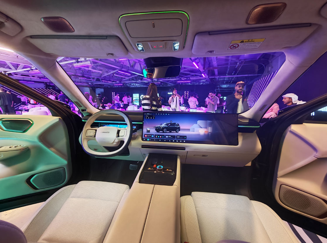 ReviewerCritic's tweet photo. I attended Lynk & Co’s #UAE launch at @DubaiAutodrome Circuit with @GaladariBrothers, experiencing its performance-driven #testdrives, #Europeandesign philosophy, #motorsport heritage, and community-led premium mobility vision.
#LynkCoUAE #Automobile
https://t.co/lJSRG3Iq5y https://t.co/zhSRpExfq7