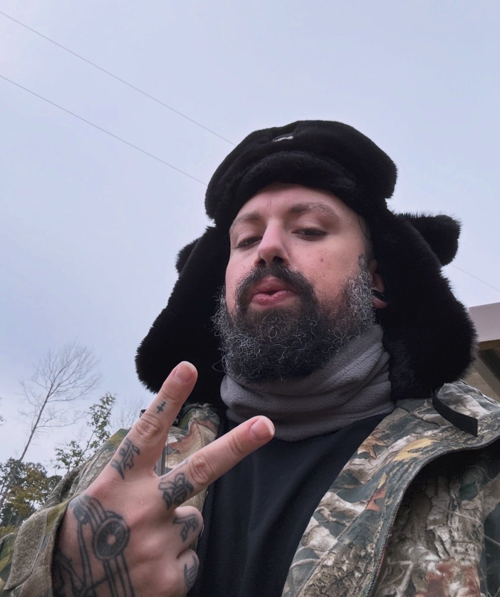 suicideLEOPARD's tweet image. THANKS FOR A GREAT YEAR YALL I HOPE YALL HAVE A BLESSED HOLIDAY SEASON AND ILL SEE YOU GUYS NEXT SUMMER OR SOMETHING IDK WE'LL SEE