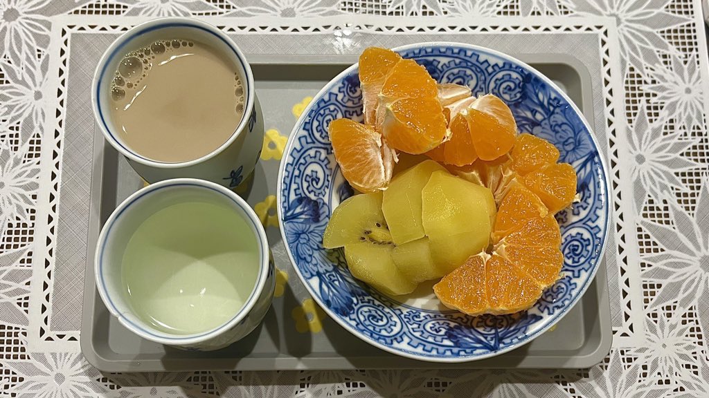 PerfectBlueRi's tweet image. do you mind if i take you home tonight? anyway here are delicious fruits