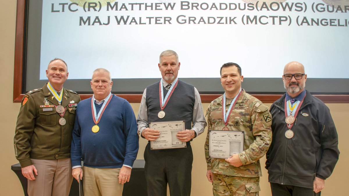 The Army University tweet media