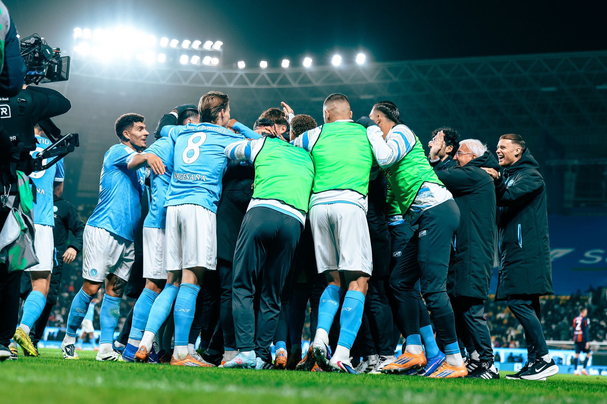 عاجل نادي نابولي بطلًا لـ كأس السوبر الإيطالي بالرياض 2025 بعد فوزه في النهائي على بولونيا 2-0 #نابولي_بولونيا 