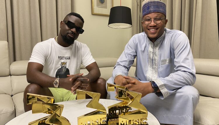 AfricaFactsZone's tweet image. Sarkodie has won 1 BET Award, 1 BET Hip-Hop Award, 1 International Reggae and World Music Award, 1 All Africa Music Award (AFRIMA), 1 MTV Africa Music Award, 1 African Entertainment Awards USA, 32 Ghana Music Awards, 2 Nigeria Entertainment Awards, 20 4syte Music Video Awards, 1…