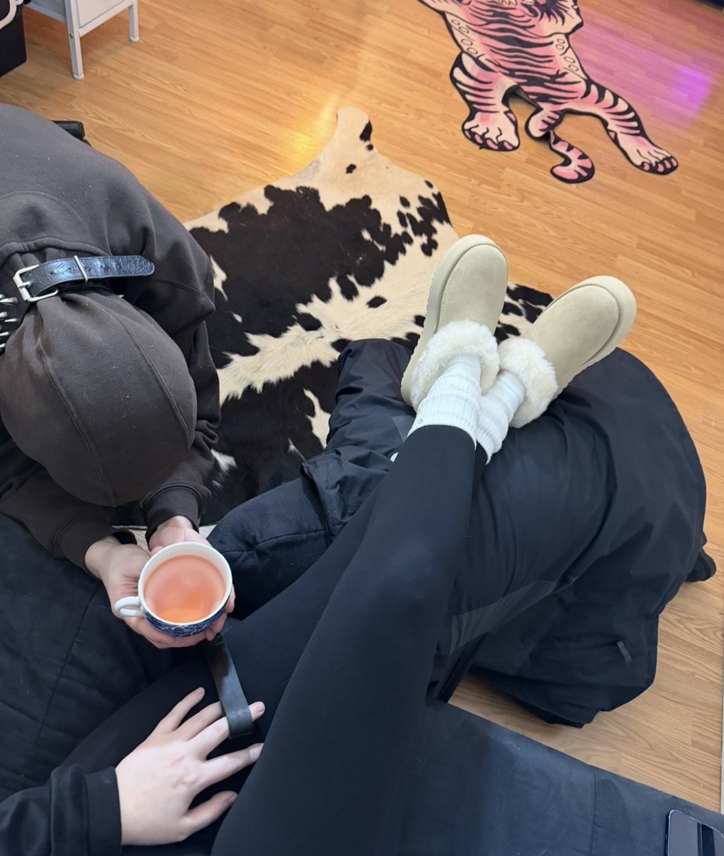 relapse4rebecca's tweet image. sorry girls in the end the evil girl off twt gets ur bf 💔