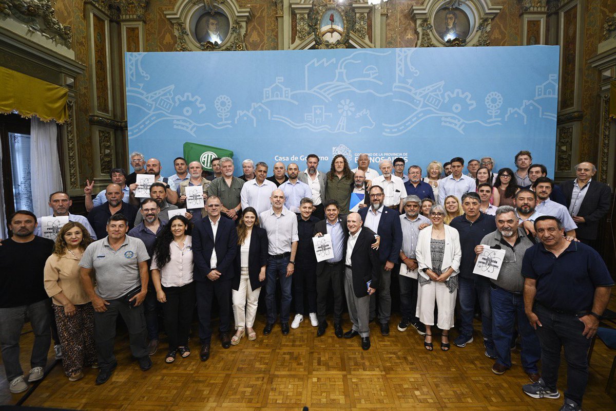 Kicillofok's tweet image. El intento del Gobierno nacional de privatizar la Nucleoeléctrica Argentina S.A es de una gravedad enorme porque pone en riesgo una inversión que el país lleva adelante hace mucho tiempo para su desarrollo estratégico de cara al futuro.

Son empresas que nos ubican en un lugar…