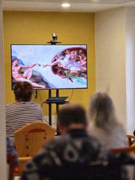L’émotion et de petites étincelles de bonheur se lisaient vendredi dans les yeux de résidents et professionnels de l’Ehpad Habrioux à Aigre. L’effet de l’inauguration du musée virtuel et inclusif auquel ils ont participé !
charentelibre.fr/charente/aigre…