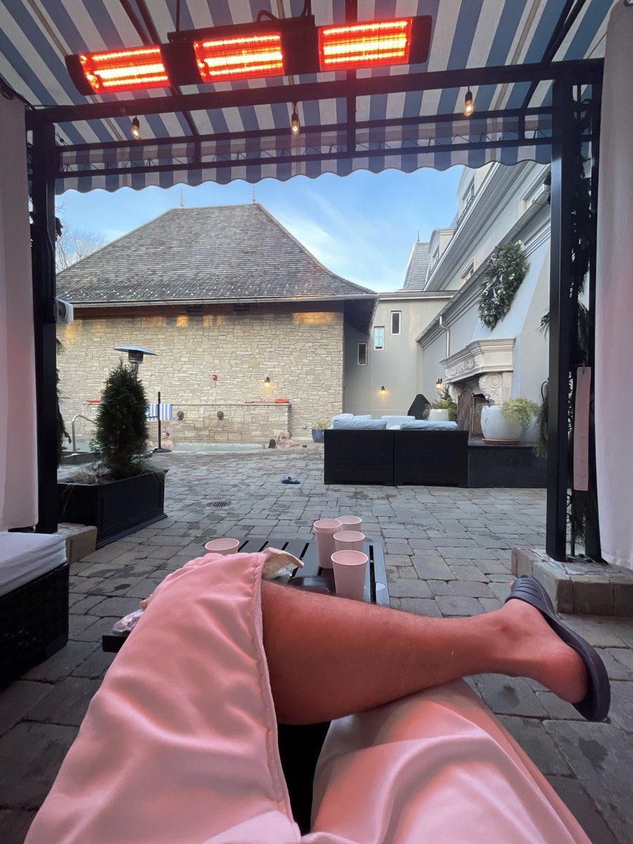 QuintusScriptor's tweet photo. Quintus is still on vacation/hiatus 

I miss streaming and hanging with my friends but

But man is it relaxing to just do nothing sometimes. Peep the bathrobe fit for my spa day https://t.co/fvS11hE0Di