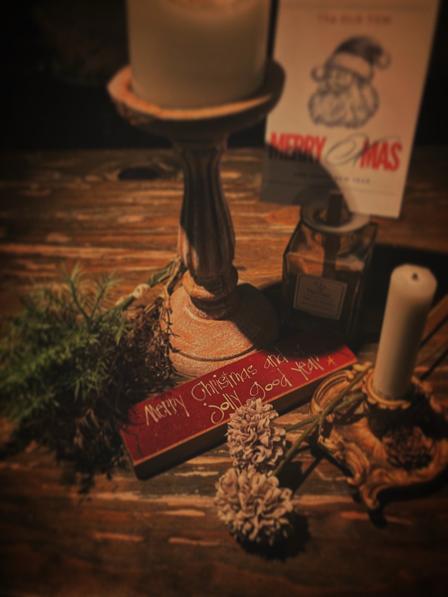 Hello everyone.

Enjoying your year-end party?

Please check it our schedule.

Thank you.

and Merry Christmas.

The OLD TOM
//Holiday season schedule.//

[closed.]
24.(Wed.)
31.-3.(Wed.-Sat.)
&amp; all Thursday.