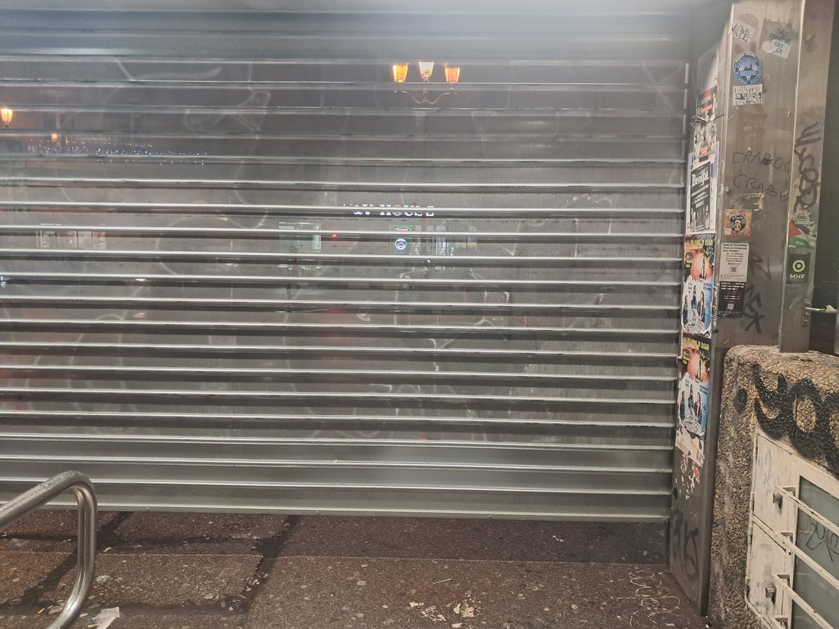 La seconde fois comme une farce.