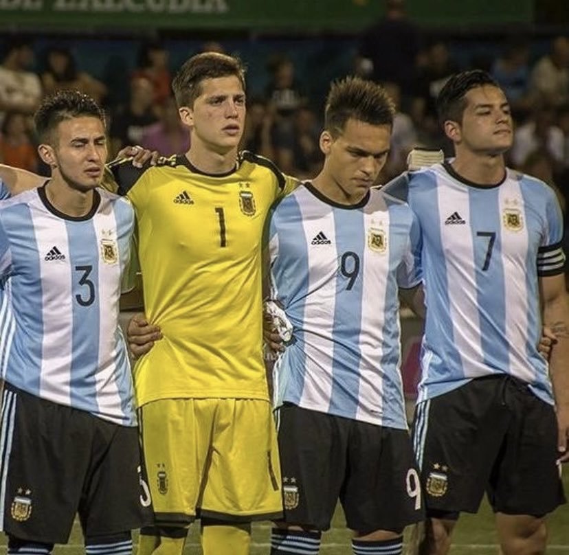 Sólo faltaría uno. Y SI TE LLAMA GUSTAVO?