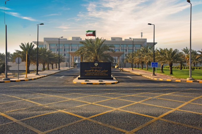 بدء تطبيق اللائحة التنفيذية لقانون إقامة الأجانب الجديد اعتباراً من اليوم - البقاء خارج البلاد أكثر من 4 أشهر يسقط إقامة العمالة المنزلية -رسوم الزيارات بجميع أنواعها 10 دنانير عن كل شهر 