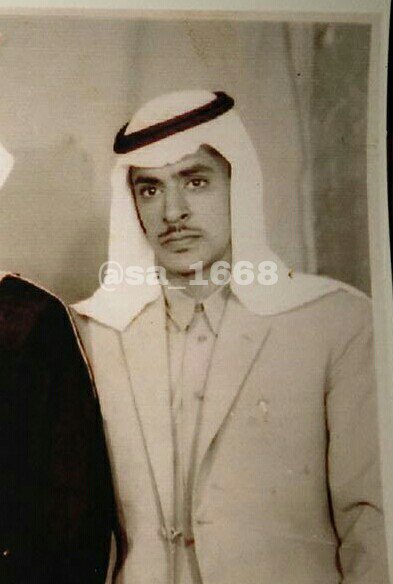 ودعت #تبوك اليوم قامة إدارية وتاريخية عاصرت نهضتها منذ البدايات رحل الرجل الذي أفنى عقوداً من عمره في خدمة تبوك وحمل في ذاكرته تفاصيل المكان وأبنائه، وخدم دينه ومليكه ووطنه بإخلاص تحت قيادة عدد من أمراء المنطقة. رحم الله الفقيد وغفر له.عزاؤنا لذويه ولأهل تبوك كافة.
#احمد_الخريصي