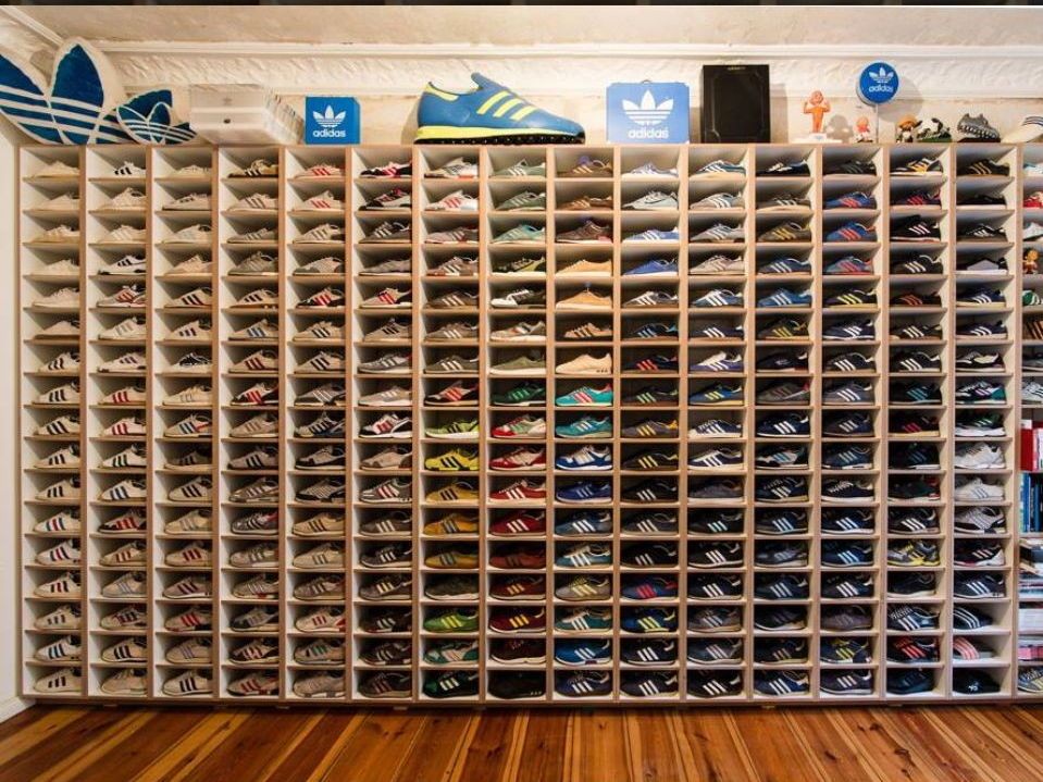 man_savings's tweet image. 🚨 URGENT NEW HOME WANTED !!!!!
This is my adidas collection. Over the past 12 months it seems to have got bigger and bigger, and it’s showing no signs of slowing down.

Something has to give, as it’s now putting immense pressure on my marriage — so I’m urgently looking to find…