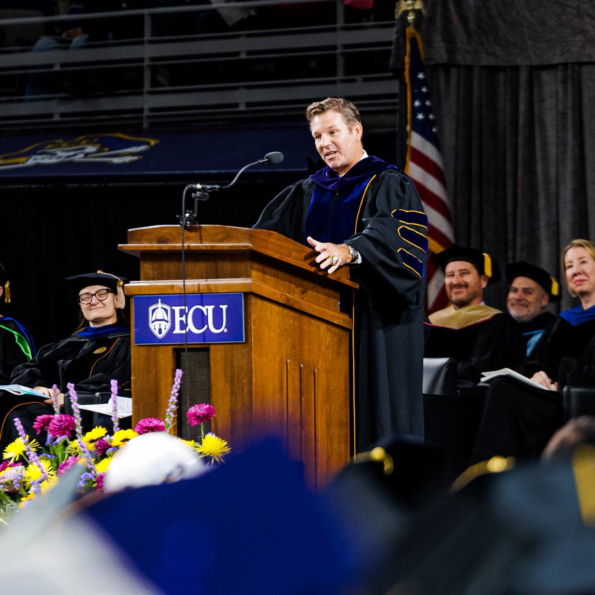 “The standard we are building in Miami… Success isn’t a finish line, it’s a daily decision to keep growing.”
Over the weekend, Clayton McCullough spoke to the Fall 2025 graduating class at his alma mater, ECU. 🎓
(📷/🎥 @EastCarolina)