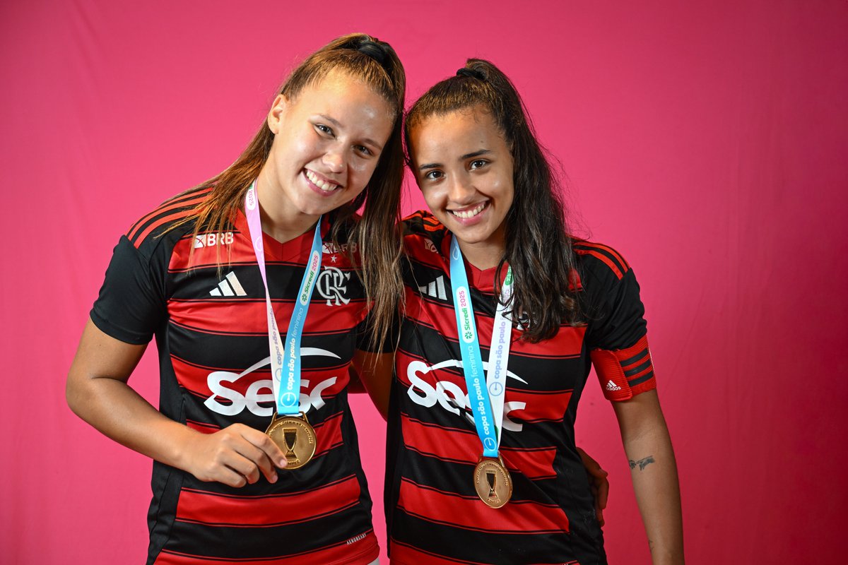 A ARTILHEIRA E A CAPITÃ DAS MENINAS DA GÁVEA!
Brendha e Anna Luiza passando no seu feed totalmente premiadas! 🥇✨
#CopinhaFemininaSicredi #Flamengo
📷Diego Soares/Ag. Paulistão
