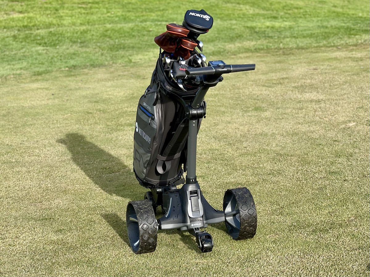 PGAPappas's tweet image. PGAPappas 12 Days of Christmas #JingleBAMBigger DAY 12 Giveaway

🎁 New 2025 Motocaddy M7 Remote Electric Caddy 👀 #KringleGonnaKringle 

To Enter:
🎄 Repost and
🎄 Follow @PGAPappas, @motocaddyusa, and @MotocaddyGolf

#ReleaseTheKringle! pgapappas.blogspot.com/2025/12/pgapap…