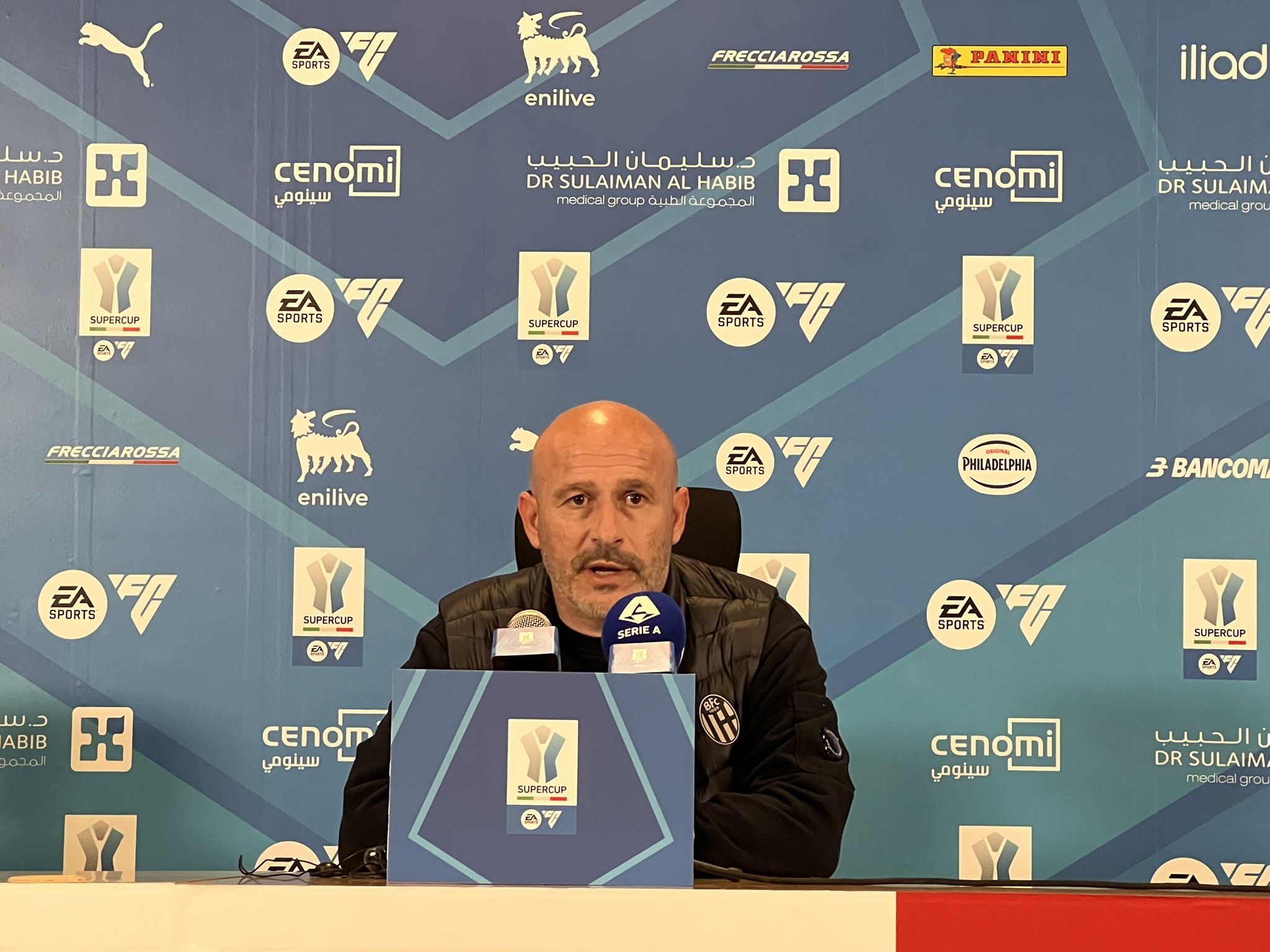 فينشينزو إيتاليانو مدرب فريق بولونيا في المؤتمر الصحافي: -يؤسفني أننا خسرنا أمام كل من حضر في المدرجات لتشجيعنا، نعتذر لهم، ونحن بذلنا الجهد وقدمنا ما علينا، وسنحاول الفوز بالألقاب في المستقبل. #نابولي_بولونيا 