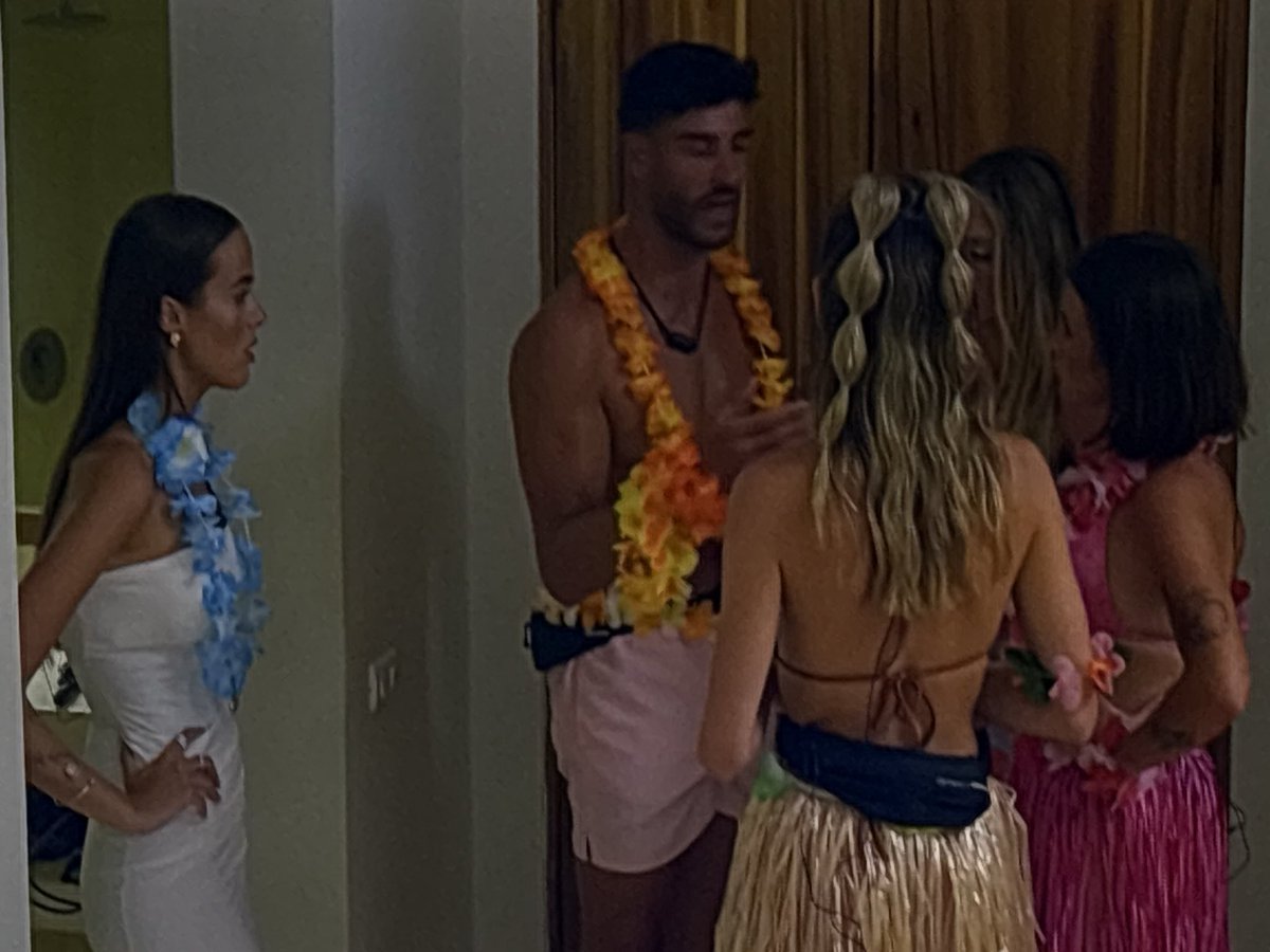 melocotoner0's tweet image. La Casa de Bernarda Alba (2025) #LaIslaDeLasTentaciones22