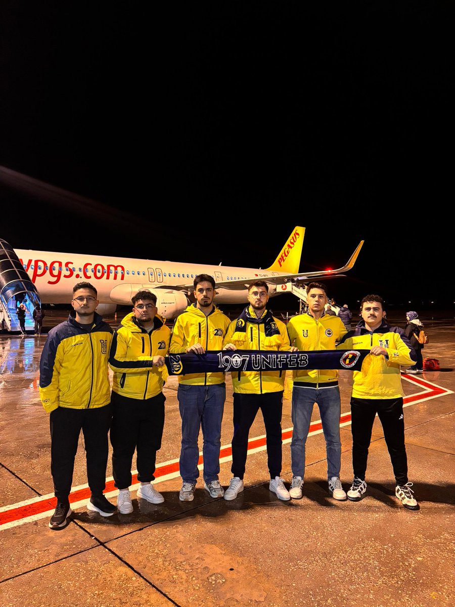 1907 ÜNİFEB Pamukkale Üniversitesi örgütlenmesi olarak Fenerbahçe - Beşiktaş karşılaşması için İstanbul yolundayız. #FenerbahçeninYolunda
