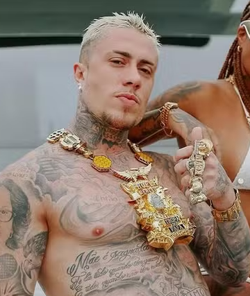 forumbunklr's tweet image. PODE PEDIR MÚSICA NO FANTÁSTICO!
Terceiro show de MC Daniel é CANCELADO por Prefeitura após Lorena Maria expor prints de traição e rac1smo.

O funkeiro que traiu a namorada grávida também já perdeu mais de 400 mil seguidores desde a polêmica e é a grande aposta para integrar o…