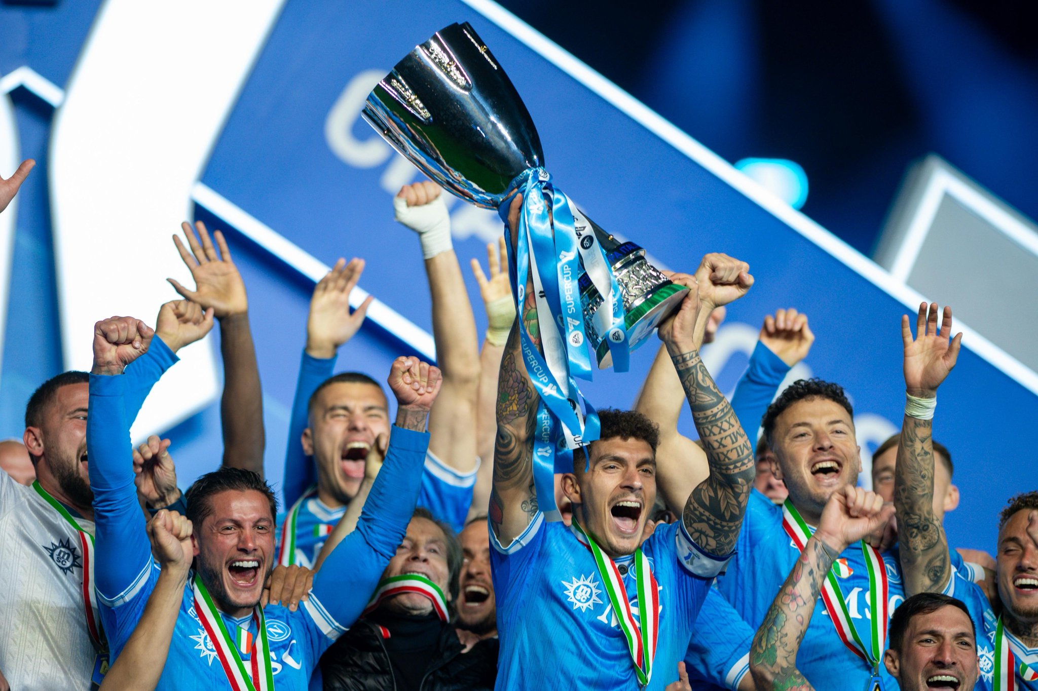 تتويج نابولي بكأس السوبر الإيطالي.. يزيد المطلق YAZ_kh1989 