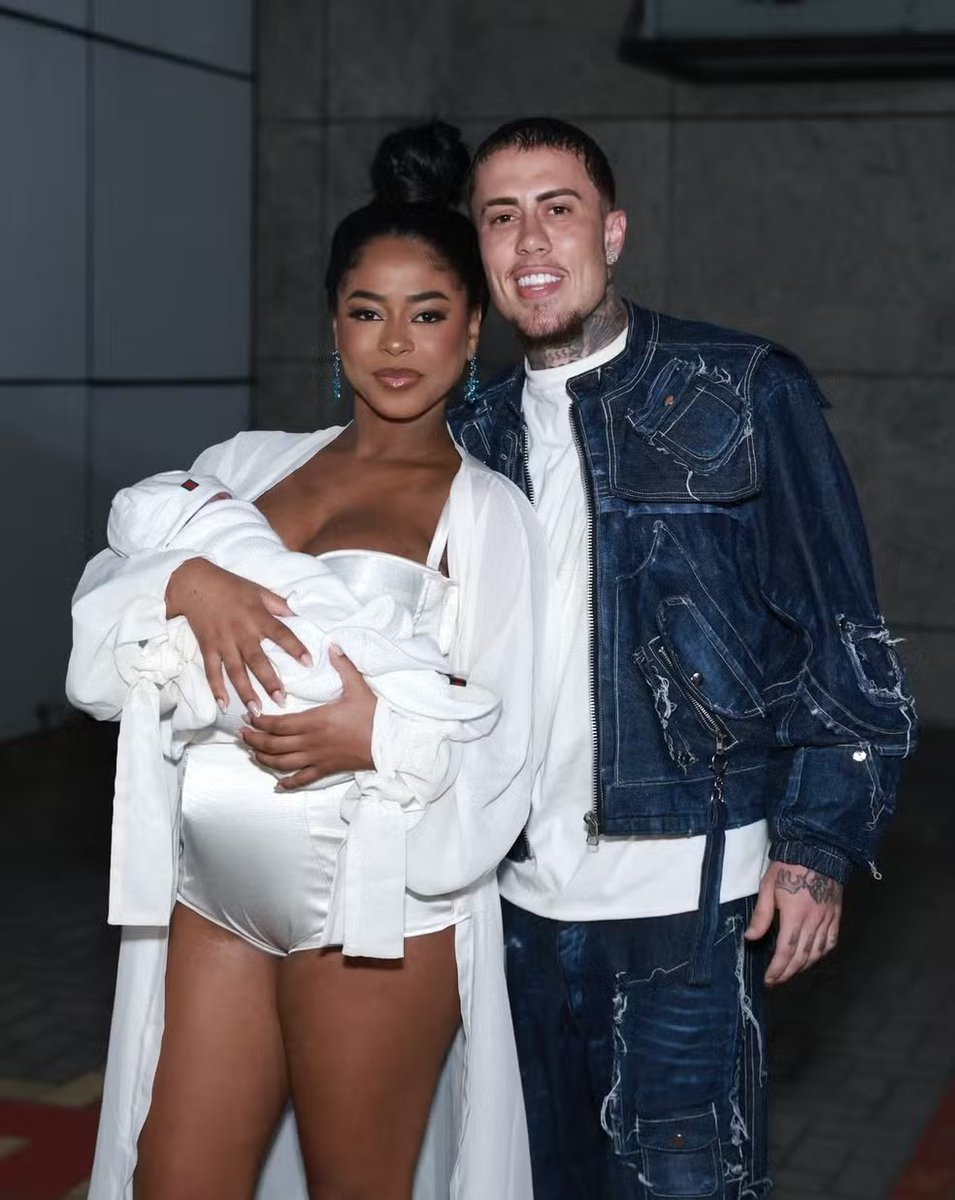 forumbunklr's tweet image. PODE PEDIR MÚSICA NO FANTÁSTICO!
Terceiro show de MC Daniel é CANCELADO por Prefeitura após Lorena Maria expor prints de traição e rac1smo.

O funkeiro que traiu a namorada grávida também já perdeu mais de 400 mil seguidores desde a polêmica e é a grande aposta para integrar o…