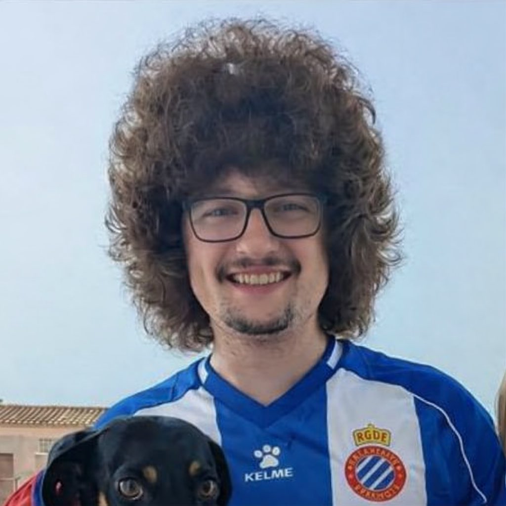 Si este tío fuera del Espanyol se podría cortar el pelo

Simplemente histórico 

#rcde