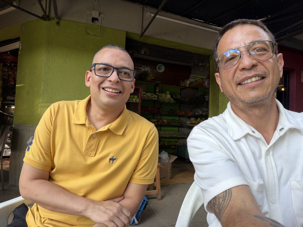 #Medellin #Comuna14 🎄#SumandoExperienciasPorAntioquia gracias gracias gracias <a href="/braulioEMarquez/">Braulio Espinosa Márquez</a>