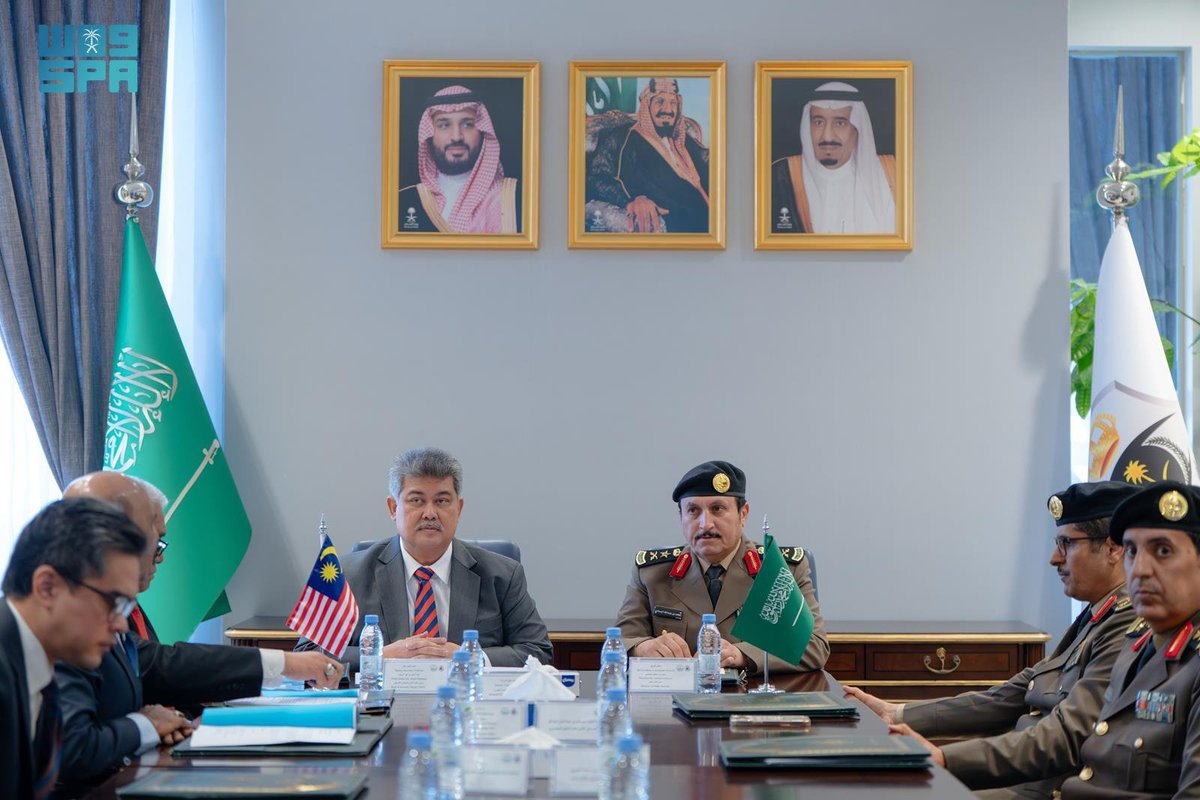 مدير الأمن العام ونائب الأمين العام لشؤون الأمن الماليزي يعقدان اجتماع لجنة التعاون الأمني بين المملكة وماليزيا.
spa.gov.sa/ar/w2473821
#واس