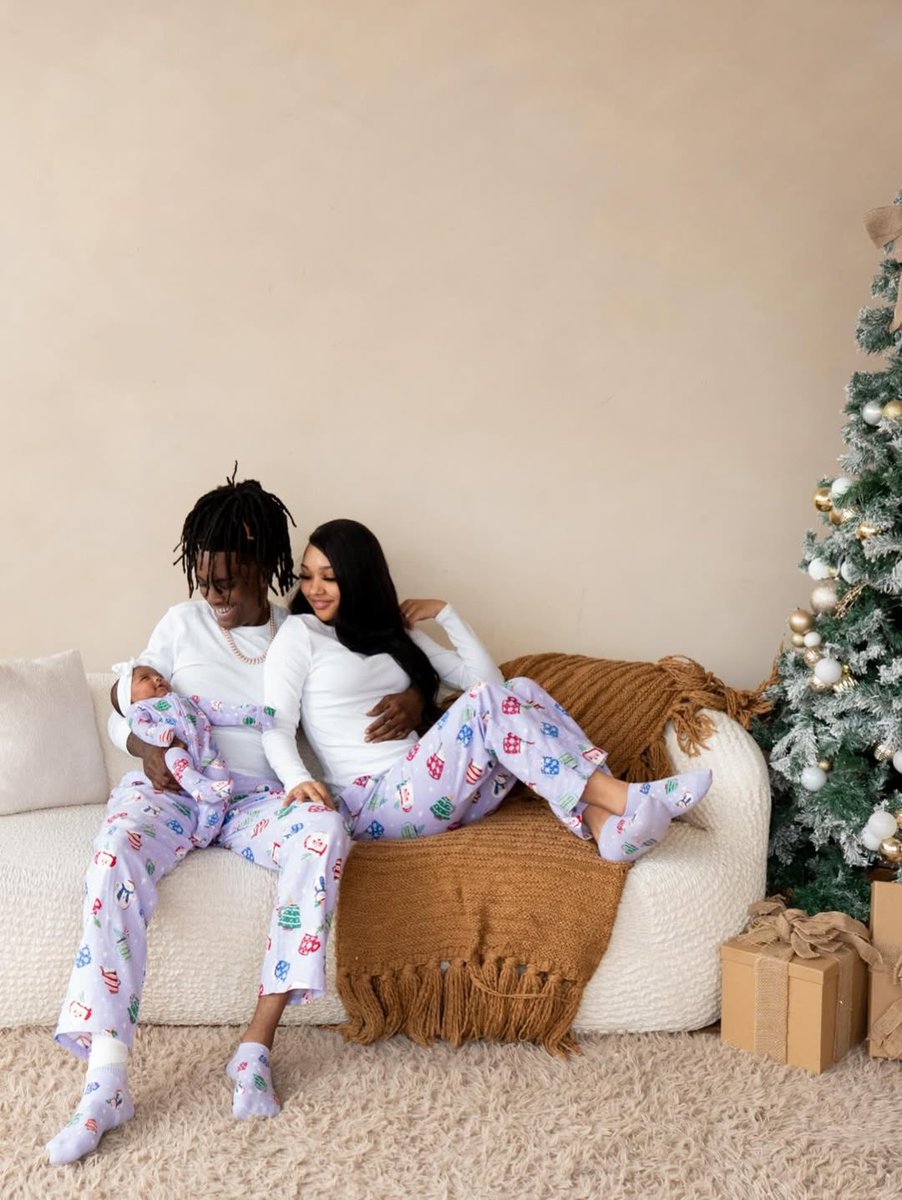 FattMack223's tweet image. Happy Holidays from our family to yours 🎅🏽