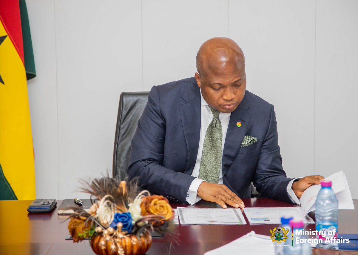 S_OkudzetoAblak's tweet image. I invited the family of the late Nana Agyei Ahyia to a meeting at the Foreign Ministry earlier today. 

After directly conveying my deepest condolences, I briefed the family on interventions carried out by the Ministry following the tragic loss of Nana Agyei which include: 

 1)…