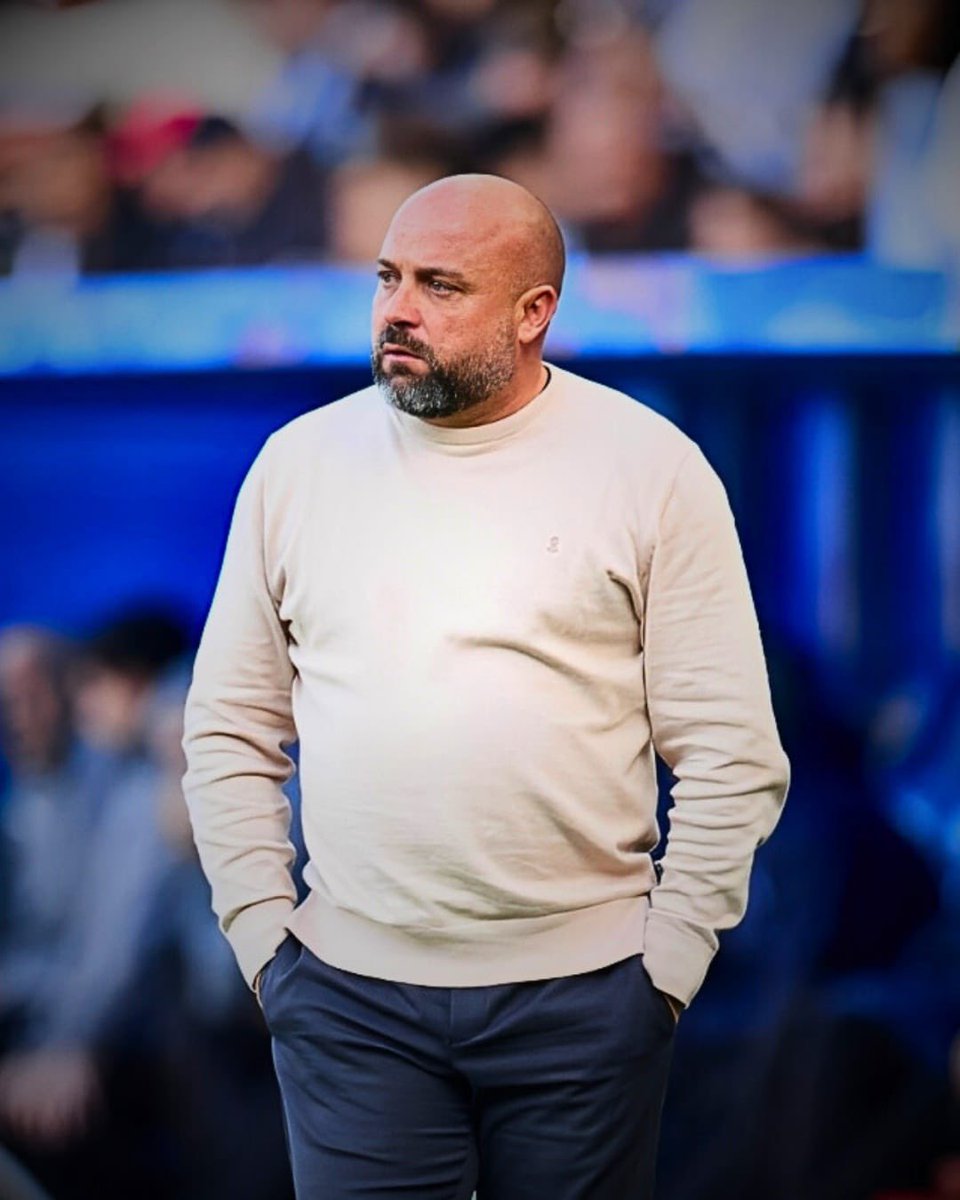 pacogcaridad's tweet photo. Manolo González. Un señor entrenador. Su Espanyol vence (1-2) en San Mamés al Athletic. Es 5º. Nos ponemos de pie. Temporadón. https://t.co/tYip3f9V9c